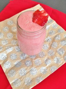 Vegan and Gluten-Free Simple Strawberry Banana Smoothie