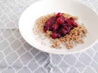 Vegan, gluten-free and sugar-free Sweet and Tart Cranberry Quinoa Bowl - Breakfast perfection!