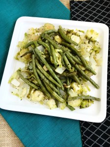 The Perfect Healthy Side-Dish - Roasted Herby Green Beans and Brussels Sprouts